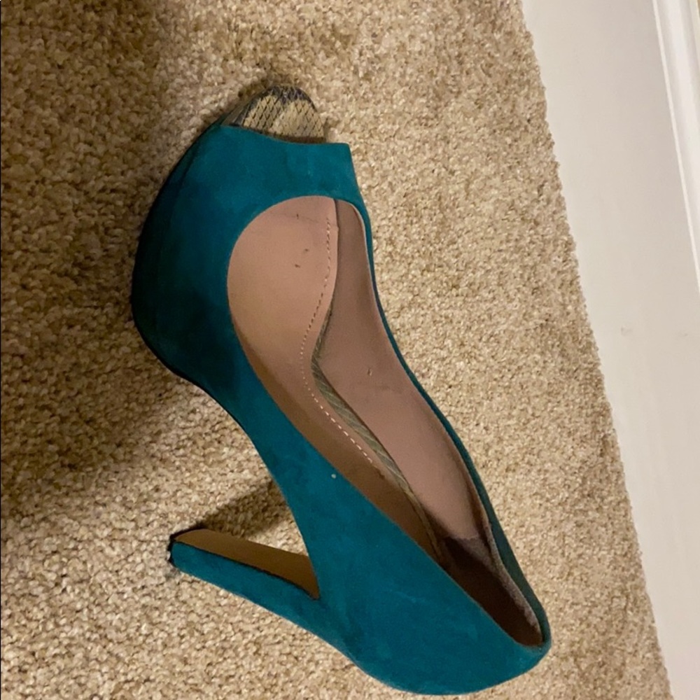 Vince Camuto high heel platform sandal.